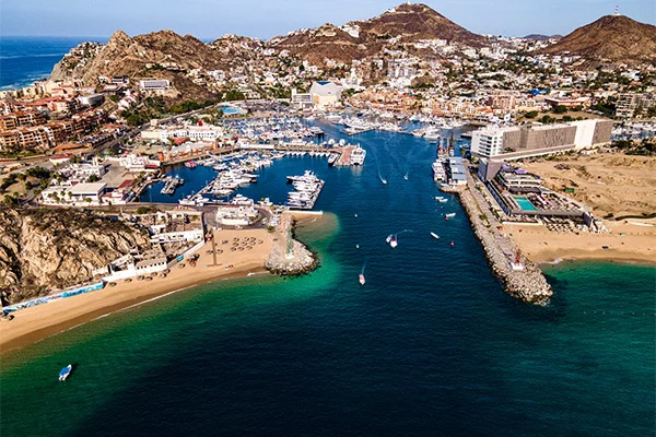 Viaja sin estrés, recorre todo Los Cabos al rentar un auto en Localiza.