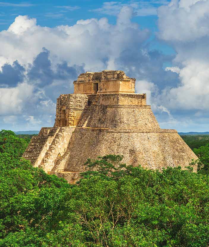 Uxmal: Guía Completa para Descubrir esta Joya Arqueológica Maya