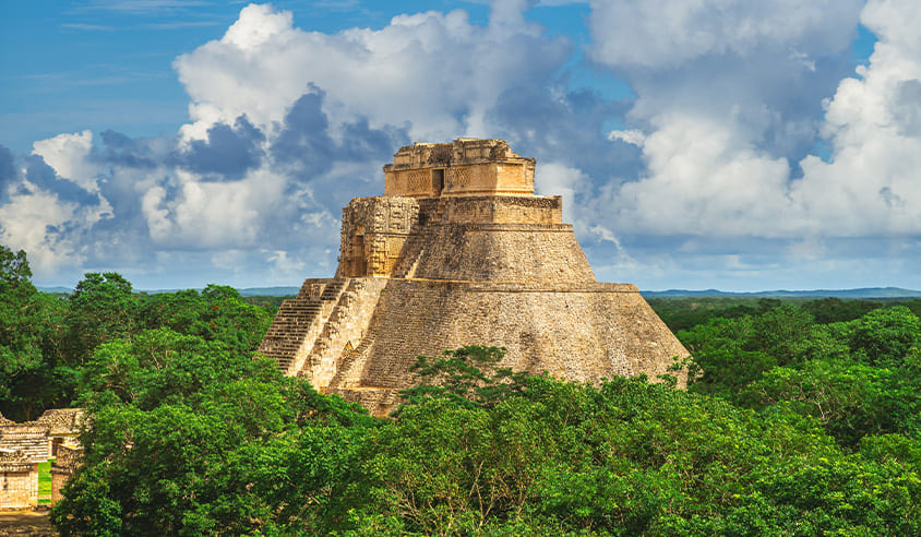 Uxmal: Descubre esta Joya Arqueológica Maya