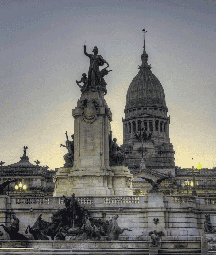 Escapadas culturales en auto: historia, arte y arquitectura para los que viajan con curiosidad
