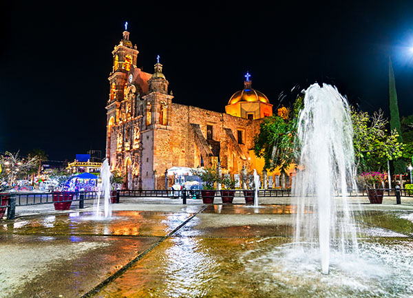 Visita Aguascalientes y explora la ciudad completa a tu ritmo con un auto rentado en Localiza.