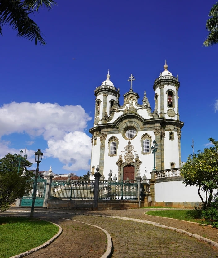 Caminhando pelas ruas de pedra de São João del Rei