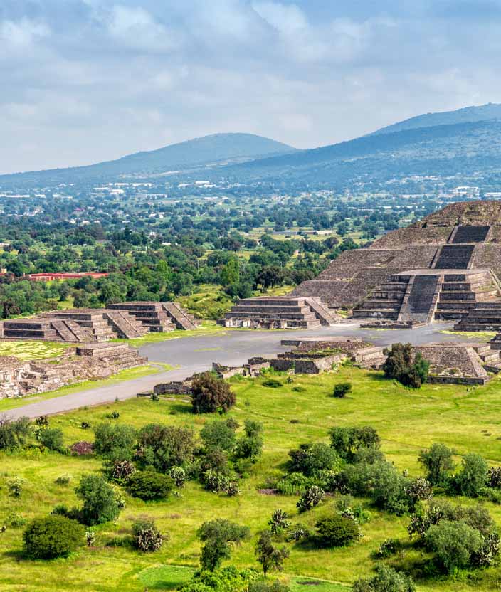 Teotihuacán y Puebla saliendo del Azteca: tiempos, rutas y consejos en auto