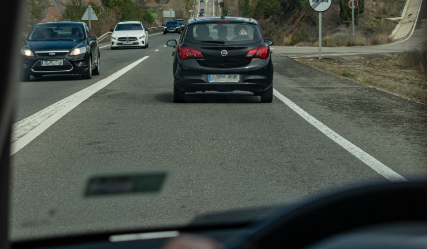 Alquiler de carros para viajar: cómo recorrer con mayor libertad